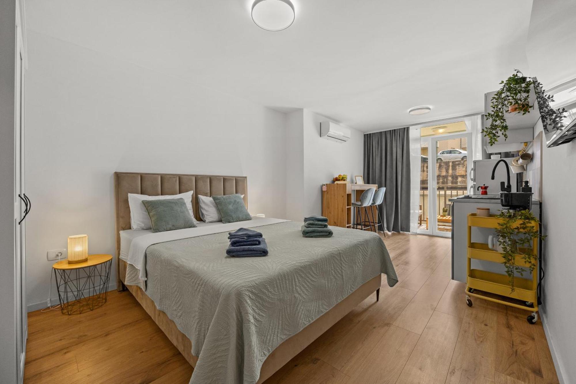 New Fiore, Apartment *